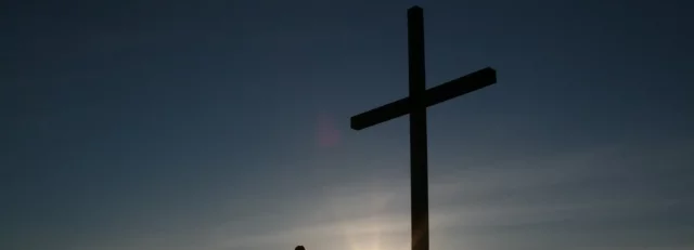 person-clinic-cross-religion-54333-1920w.webp